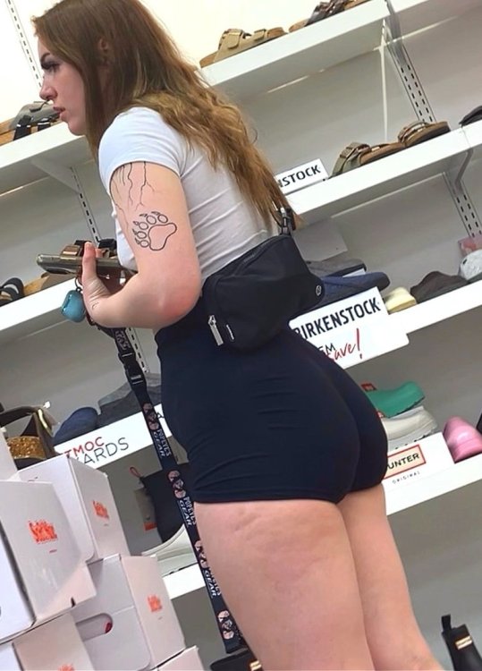 ShoeStorePAWG2.jpg.d66c9dc03ec808d24ff7d05f33361768.jpg