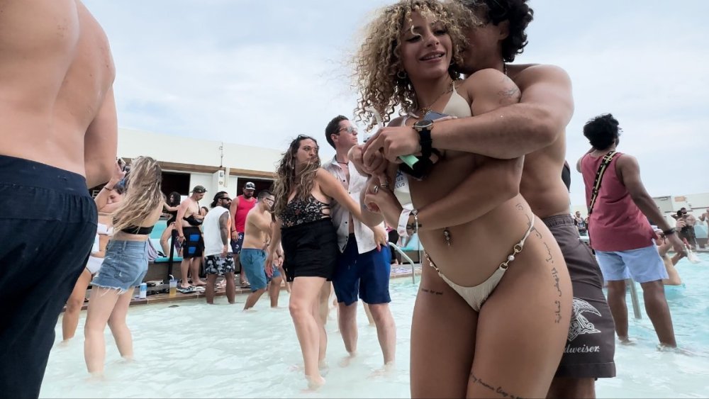 FireCandids_BikiniSZNvol9a.jpg.3763e986967b2417b6886a1640befa5c.jpg