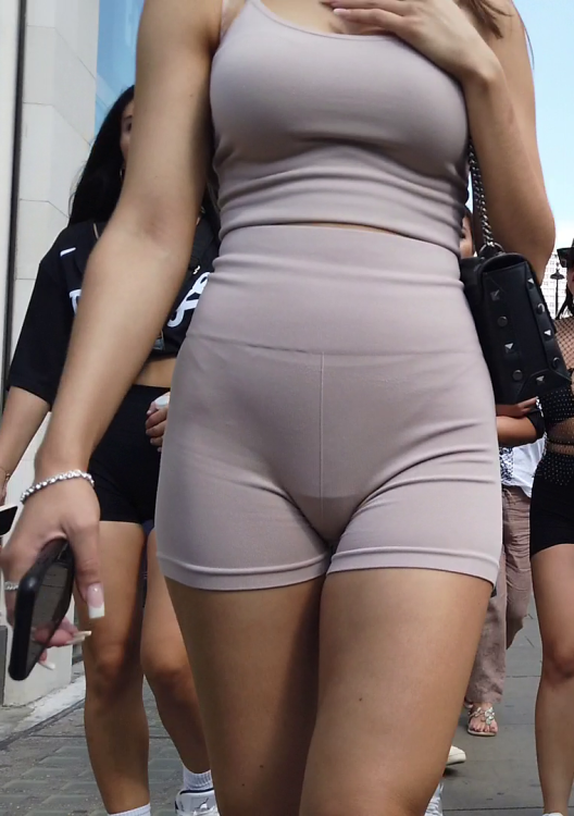 vlcsnap-2024-08-16-19h51m59s256.png.5cc0c52892c8cdf7fbb7a7d1be3b634b.thumb.png.e399d6cd30d2c9c2d7f7dd532a051a4e.png
