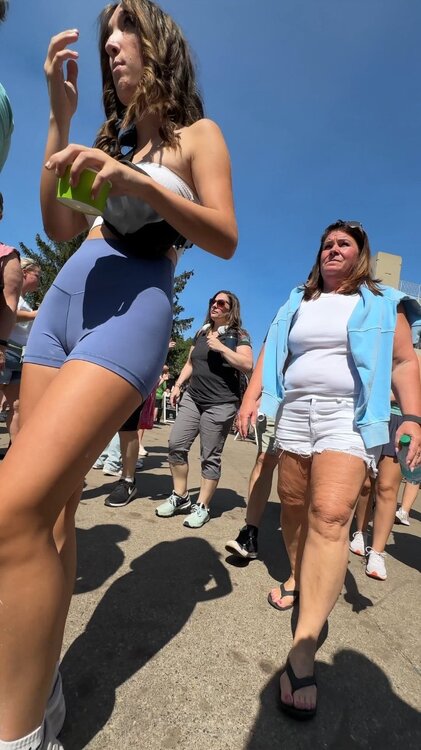 Pro4K - blue shorts gf babe.mp4_snapshot_00.01_[2026.06.11_18.17.44].jpg